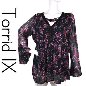 Torrid sz 1 (1X-14/16) Black Floral Peasant Blouse